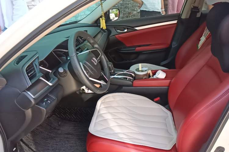 Used Honda Civic 2016 220TURBO CVT Luxury Edition Left Front Seat