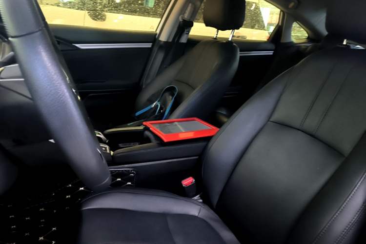 Used Honda Civic 2016 220TURBO CVT Luxury Edition Left Front Seat