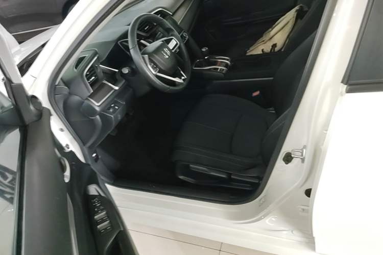 Used Honda Civic 2016 220TURBO Manual Luxury Edition Left Front Seat