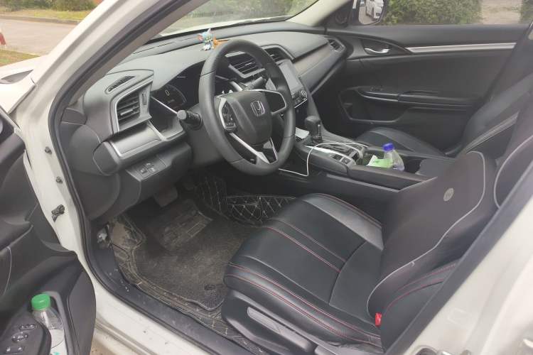 Used Honda Civic 2016 220TURBO CVT Luxury Edition Left Front Seat