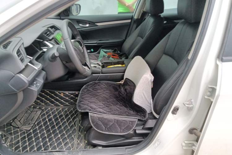 Used Honda Civic 2016 220TURBO CVT Luxury Edition Left Front Seat