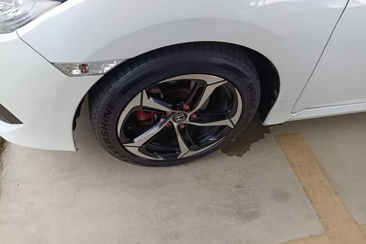 Used Honda Civic 2016 220TURBO CVT Prestige Edition Left Front Wheel Hub