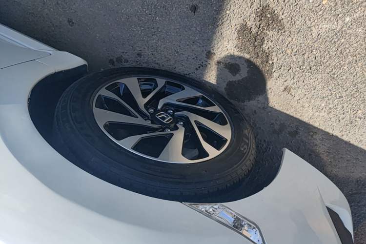 Used Honda Civic 2016 220TURBO CVT Luxury Edition Left Front Wheel Hub