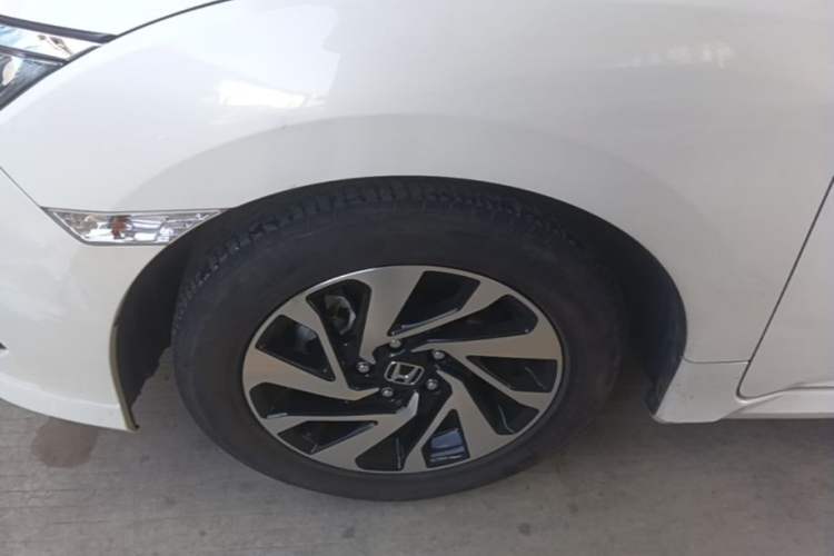 Used Honda Civic 2016 220TURBO CVT Luxury Edition Left Front Wheel Hub
