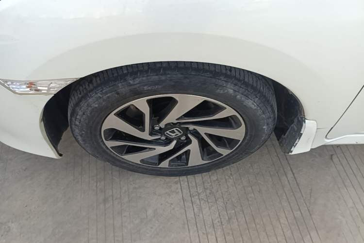 Used Honda Civic 2016 220TURBO CVT Luxury Edition Left Front Wheel Hub