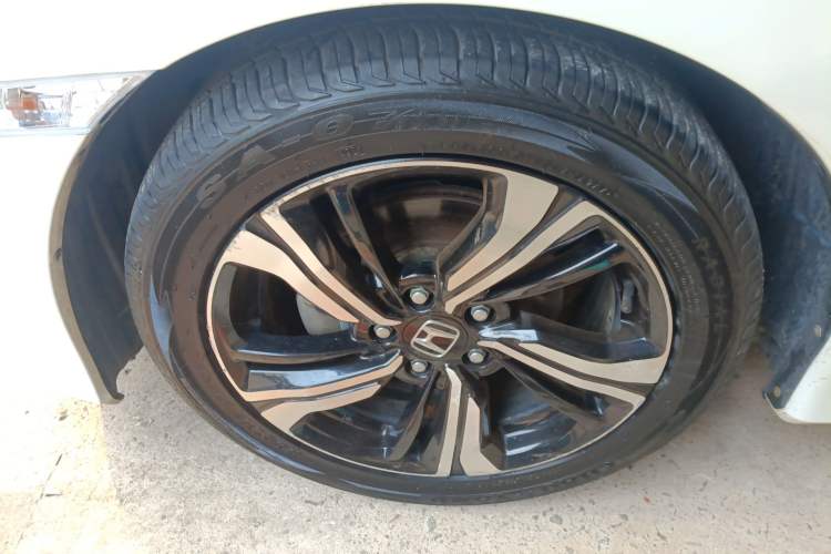 Used Honda Civic 2016 220TURBO CVT Prestige Edition Left Front Wheel Hub