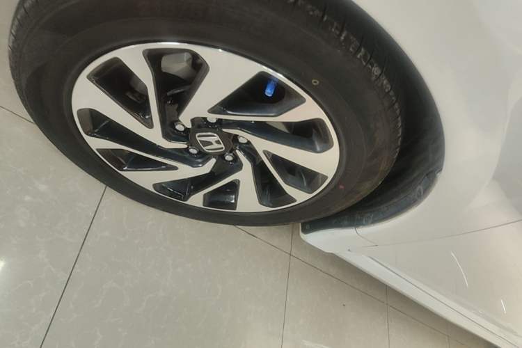 Used Honda Civic 2016 220TURBO CVT Luxury Edition Left Front Wheel Hub