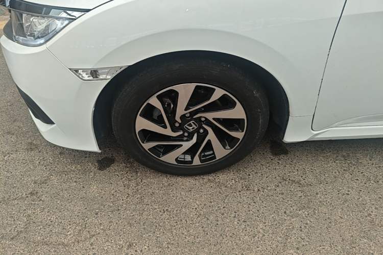 Used Honda Civic 2016 220TURBO CVT Luxury Edition Left Front Wheel Hub