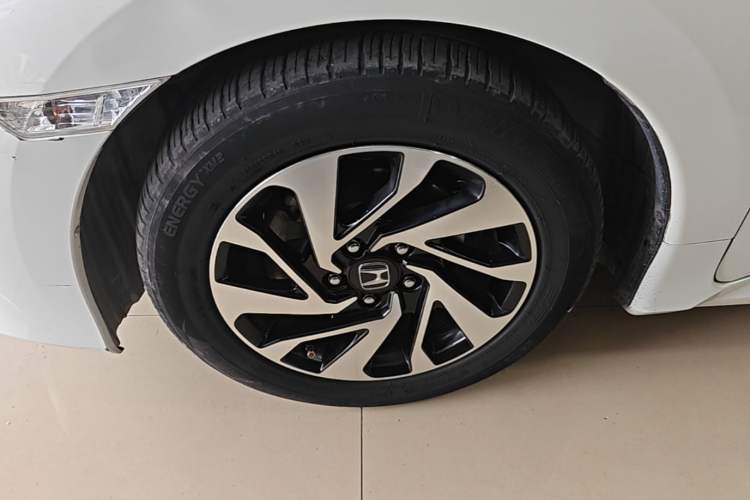 Used Honda Civic 2016 220TURBO CVT Luxury Edition Left Front Wheel Hub