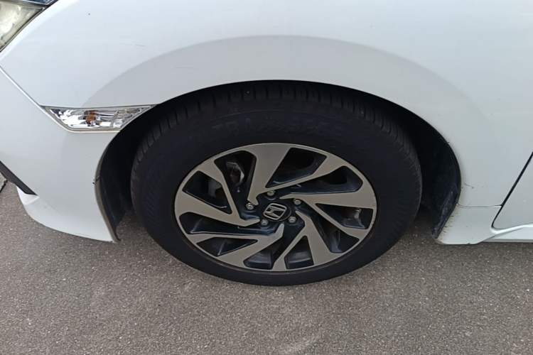 Used Honda Civic 2016 220TURBO CVT Luxury Edition Left Front Wheel Hub