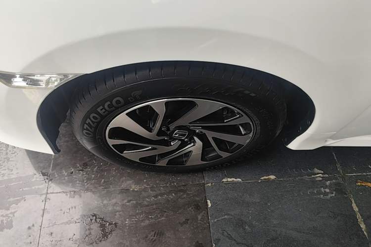Used Honda Civic 2016 220TURBO CVT Luxury Edition Left Front Wheel Hub