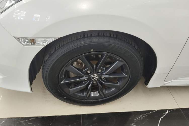 Used Honda Civic 2016 220TURBO CVT Luxury Edition Left Front Wheel Hub