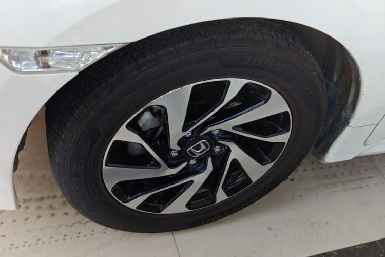Used Honda Civic 2016 220TURBO CVT Luxury Edition Left Front Wheel Hub