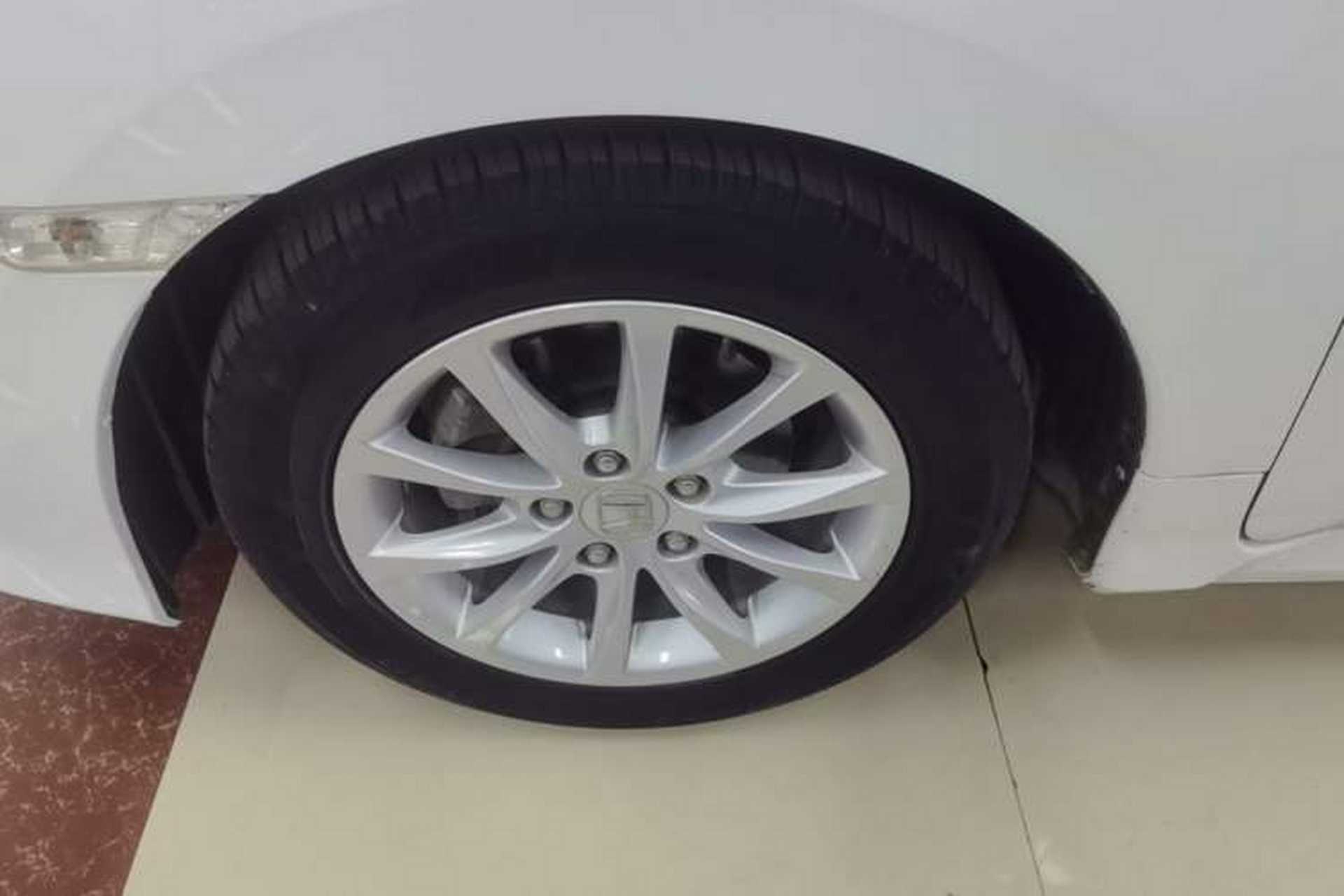 Used Honda Civic 2016 180TURBO CVT Comfort Version Left Front Wheel Hub