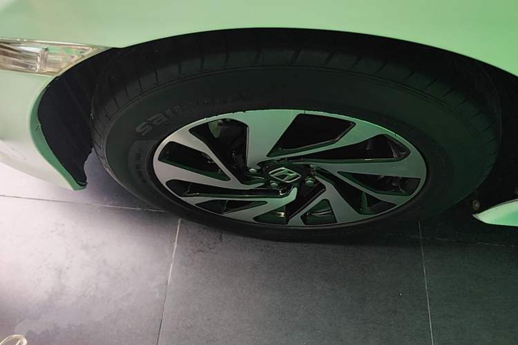 Used Honda Civic 2016 220TURBO CVT Luxury Edition Left Front Wheel Hub
