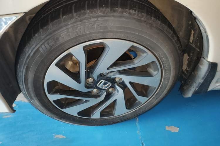 Used Honda Civic 2016 220TURBO CVT Luxury Edition Left Front Wheel Hub