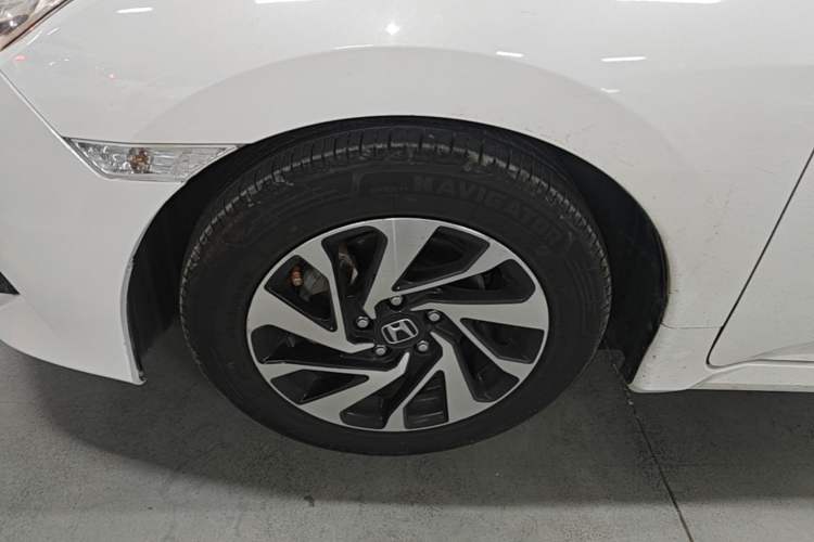 Used Honda Civic 2016 220TURBO Manual Luxury Edition Left Front Wheel Hub