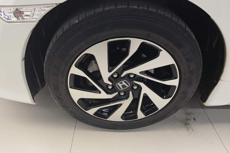 Used Honda Civic 2016 220TURBO CVT Luxury Edition Left Front Wheel Hub