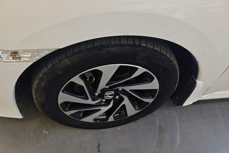 Used Honda Civic 2016 220TURBO CVT Luxury Edition Left Front Wheel Hub
