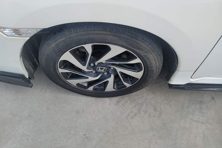Used Honda Civic 2016 220TURBO CVT Luxury Edition Left Front Wheel Hub