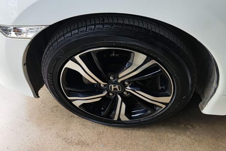Used Honda Civic 2016 220TURBO CVT Prestige Edition Left Front Wheel Hub