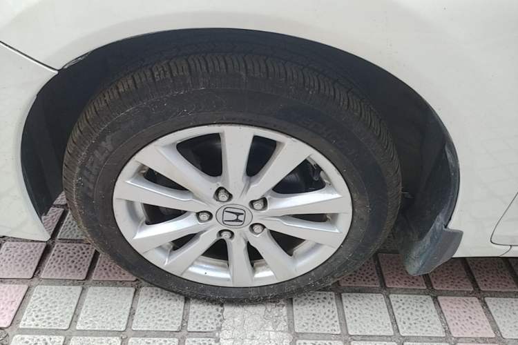 Used Honda Civic 2016 1.8L Automatic Comfort Version Left Front Wheel Hub