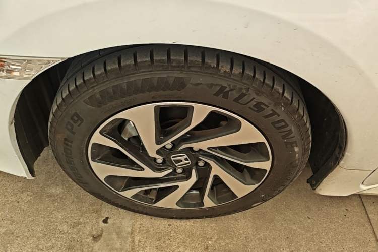 Used Honda Civic 2016 220TURBO CVT Luxury Edition Left Front Wheel Hub