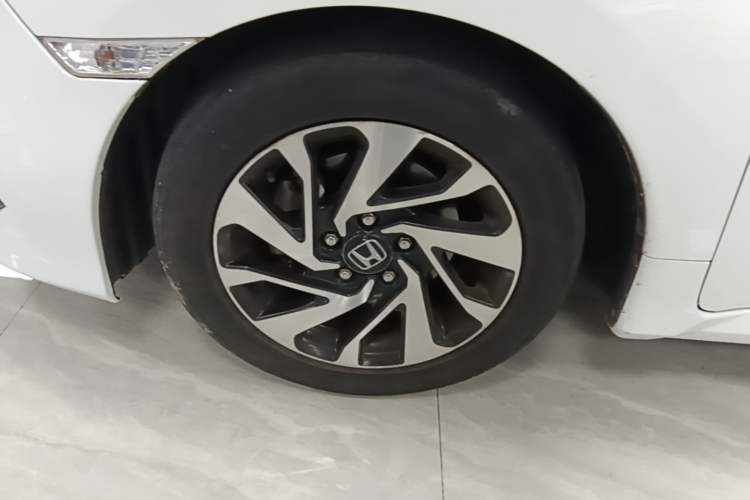 Used Honda Civic 2016 220TURBO CVT Luxury Edition Left Front Wheel Hub