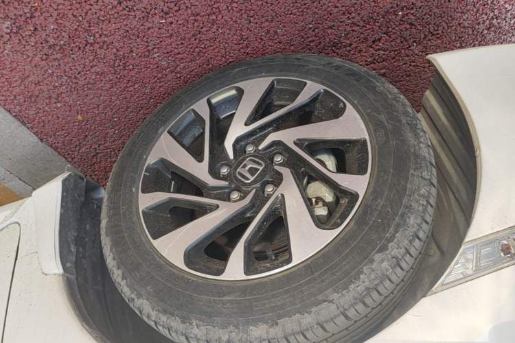 Used Honda Civic 2016 220TURBO CVT Luxury Edition Left Front Wheel Hub