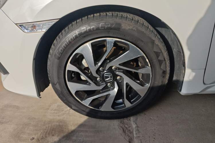 Used Honda Civic 2016 220TURBO CVT Luxury Edition Left Front Wheel Hub