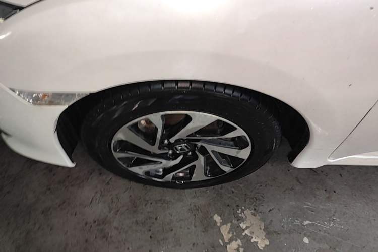 Used Honda Civic 2016 220TURBO CVT Luxury Edition Left Front Wheel Hub