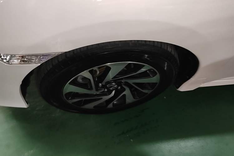 Used Honda Civic 2016 220TURBO CVT Luxury Edition Left Front Wheel Hub