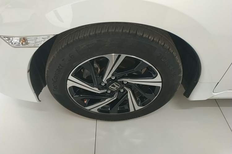 Used Honda Civic 2016 220TURBO CVT Luxury Edition Left Front Wheel Hub