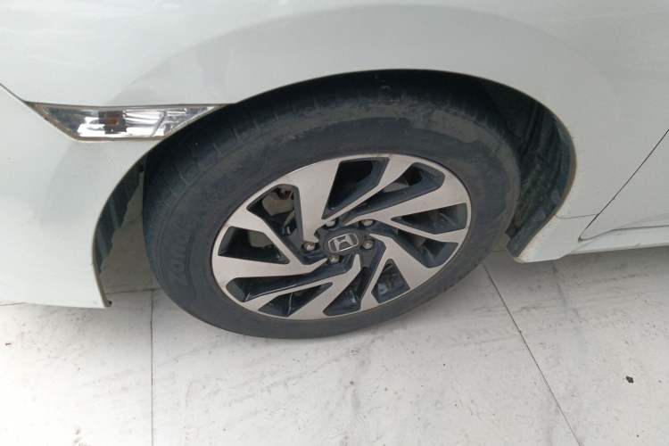 Used Honda Civic 2016 220TURBO CVT Luxury Edition Left Front Wheel Hub