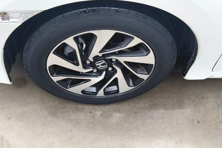 Used Honda Civic 2016 220TURBO CVT Luxury Edition Left Front Wheel Hub