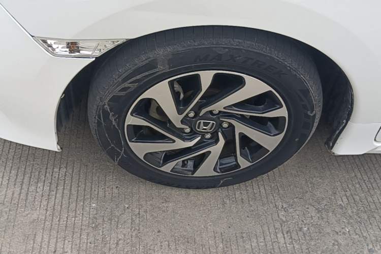 Used Honda Civic 2016 220TURBO CVT Luxury Edition Left Front Wheel Hub