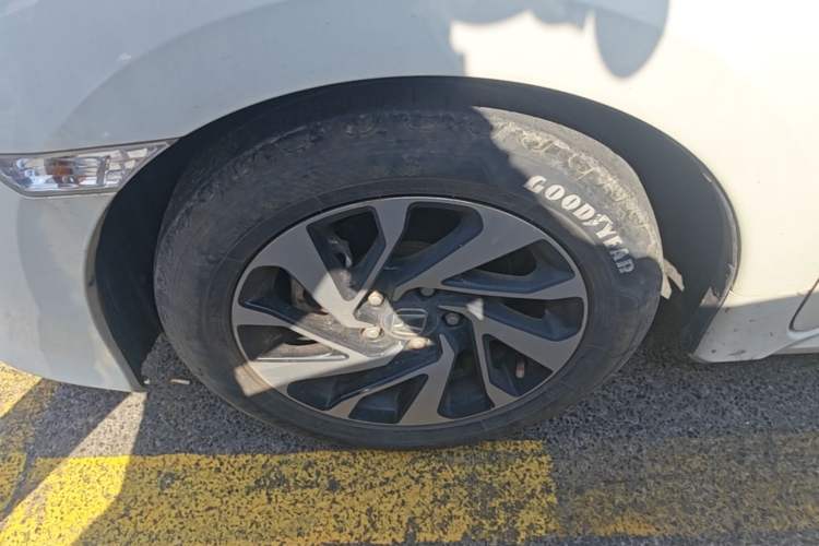 Used Honda Civic 2016 220TURBO CVT Luxury Edition Left Front Wheel Hub