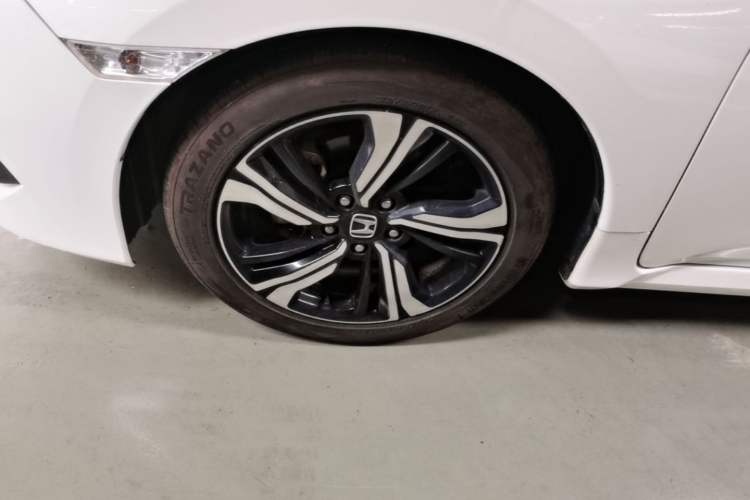 Used Honda Civic 2016 220TURBO CVT Prestige Edition Left Front Wheel Hub
