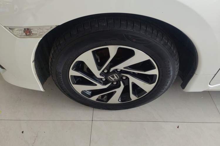 Used Honda Civic 2016 220TURBO CVT Luxury Edition Left Front Wheel Hub