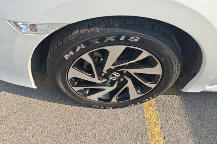 Used Honda Civic 2016 220TURBO Manual Luxury Edition Left Front Wheel Hub