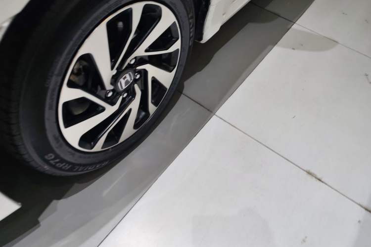 Used Honda Civic 2016 220TURBO CVT Luxury Edition Left Front Wheel Hub