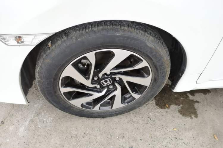 Used Honda Civic 2016 220TURBO CVT Luxury Edition Left Front Wheel Hub