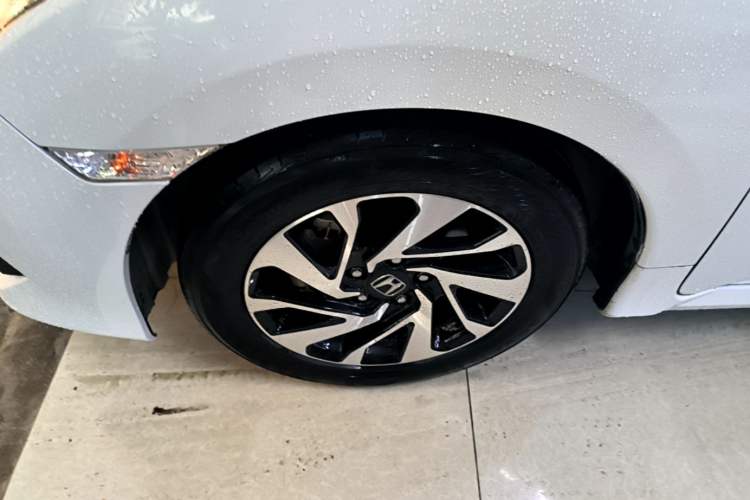 Used Honda Civic 2016 220TURBO CVT Luxury Edition Left Front Wheel Hub