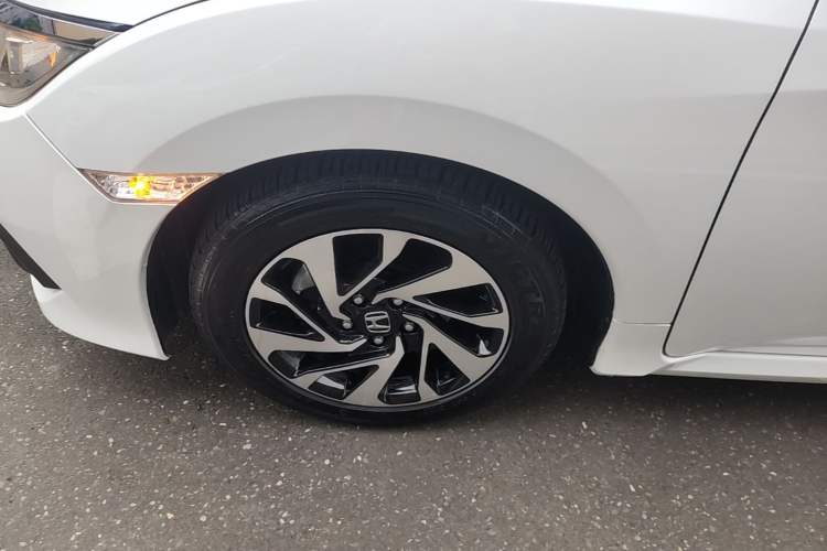 Used Honda Civic 2016 220TURBO CVT Luxury Edition Left Front Wheel Hub
