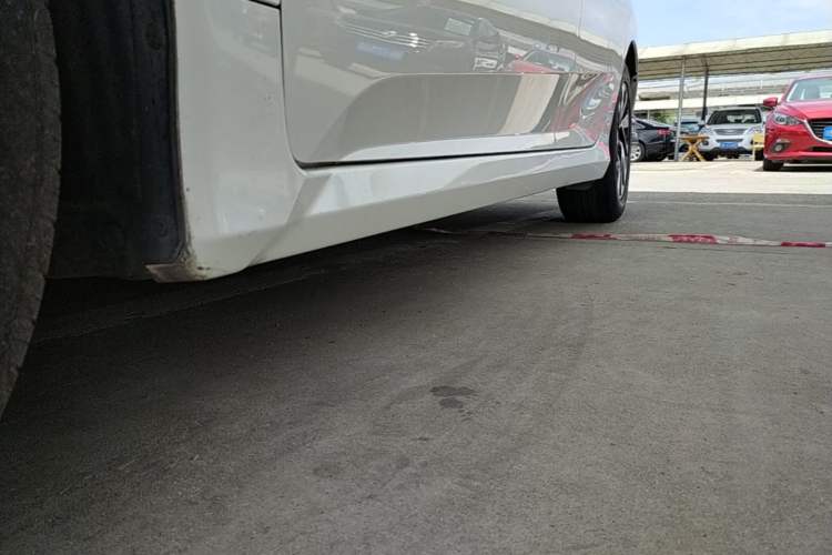 Used Honda Civic 2016 220TURBO CVT Luxury Edition Left Side Sill