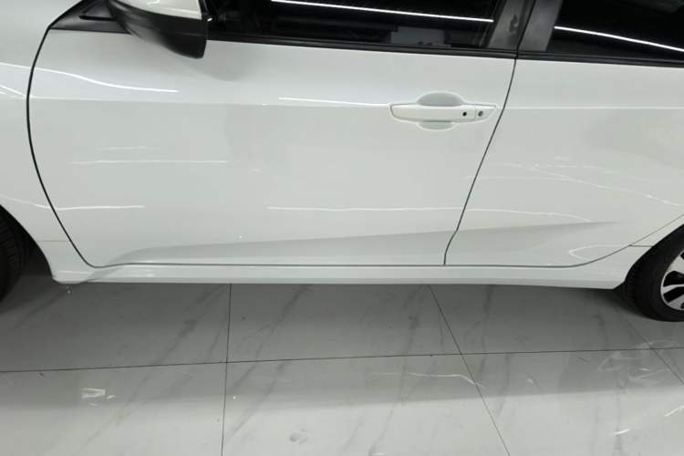 Used Honda Civic 2016 220TURBO CVT Luxury Edition Left Side Sill