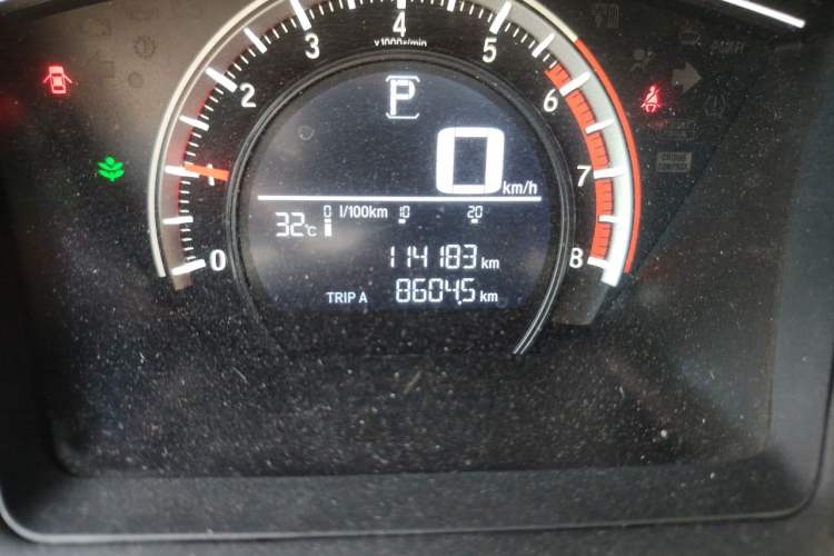 Used Honda Civic 2016 180TURBO CVT Comfort Version Odometer Close Up