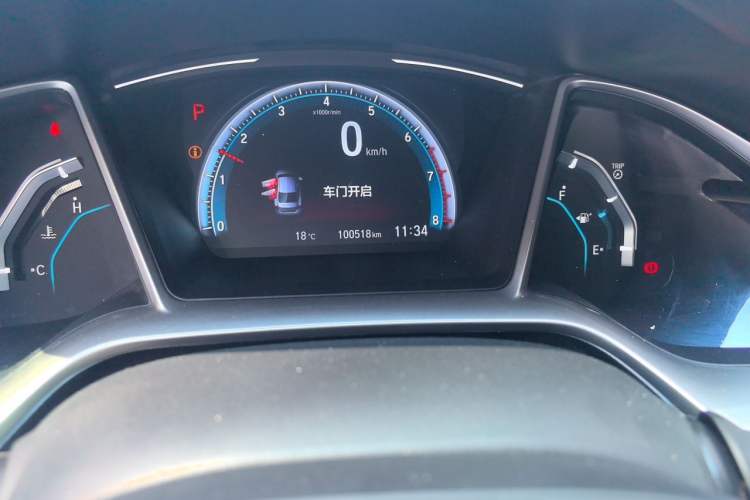 Used Honda Civic 2016 220TURBO CVT Luxury Edition Odometer Close Up