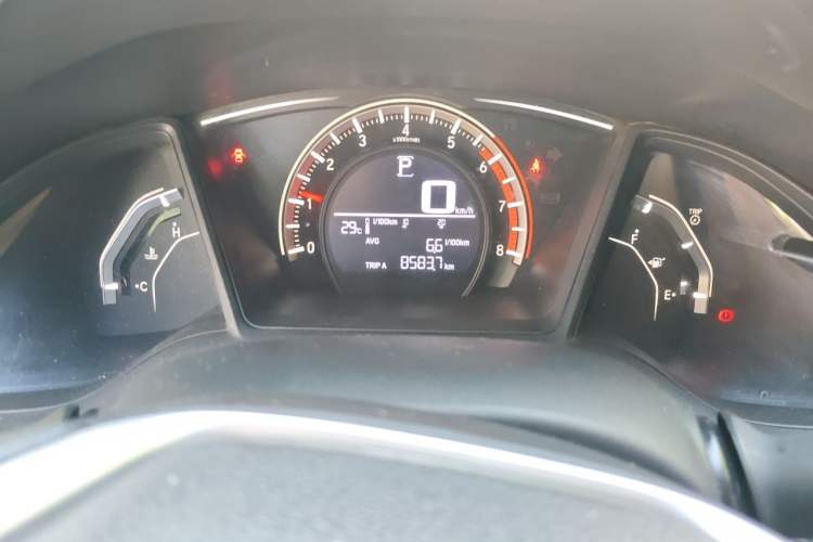Used Honda Civic 2016 180TURBO CVT Comfort Version Odometer Close Up