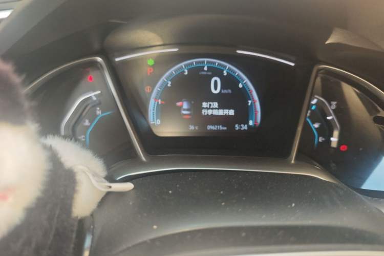 Used Honda Civic 2016 220TURBO CVT Luxury Edition Odometer Close Up